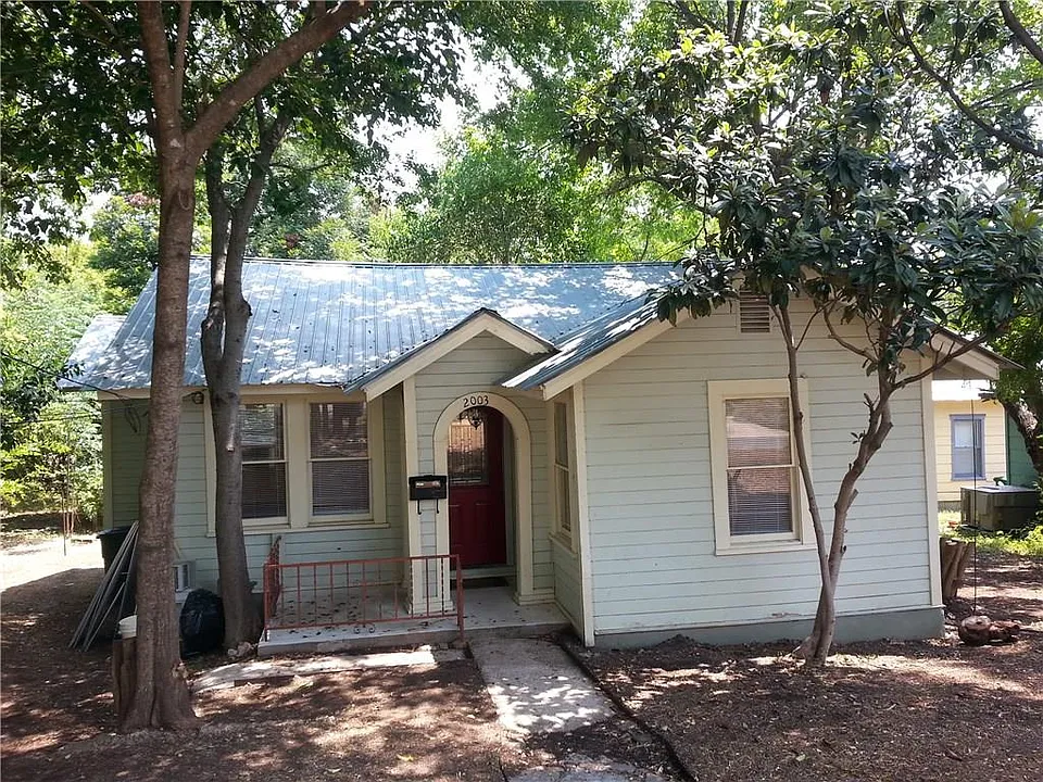 2003 Poquito St