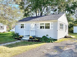 7 Arlington Rd, Plymouth, MA 02360