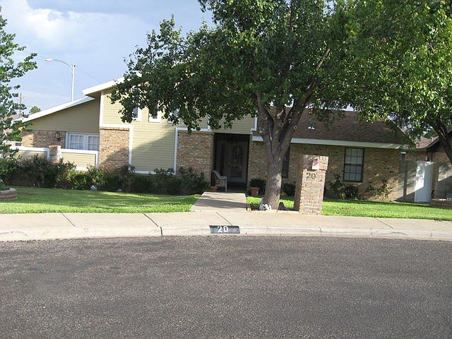 1st image of 20 Graves Ct