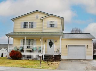 1062 Grant St, Louisa, KY 41230