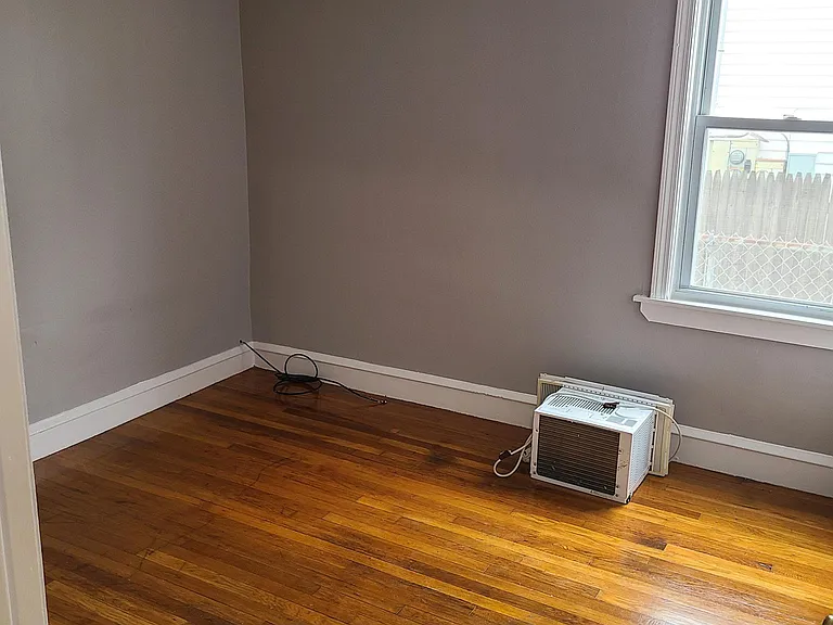 105 Ballard St #1A — Photo 4