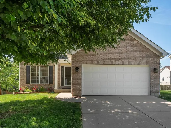 111 Cheshire Dr, Fairview Hts, IL 62208