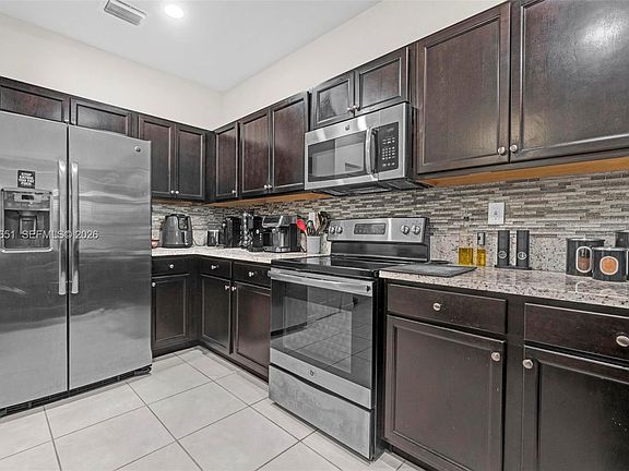 5th image of 11413 SW 253rd St