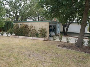 6051 Valleyview Dr, Fort Worth, TX 76116