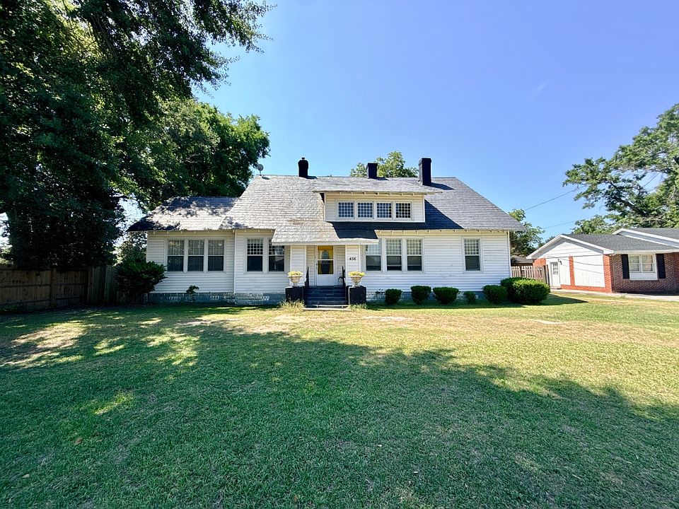 1st image of 456 Main St
