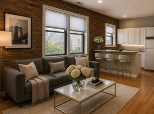 1142 W Grand Ave APT 4, Chicago, IL 60642
