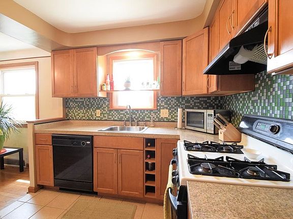 4th image of 8403 Deerfield Dr
