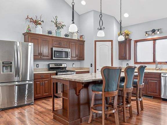 4th image of 1880 E Ridge Valley Dr