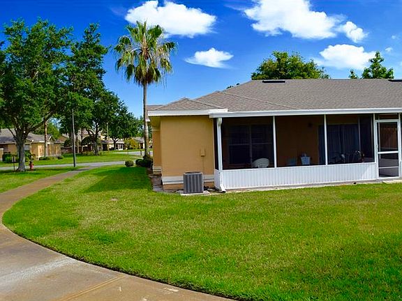4th image of 1100 Lucaya Cir