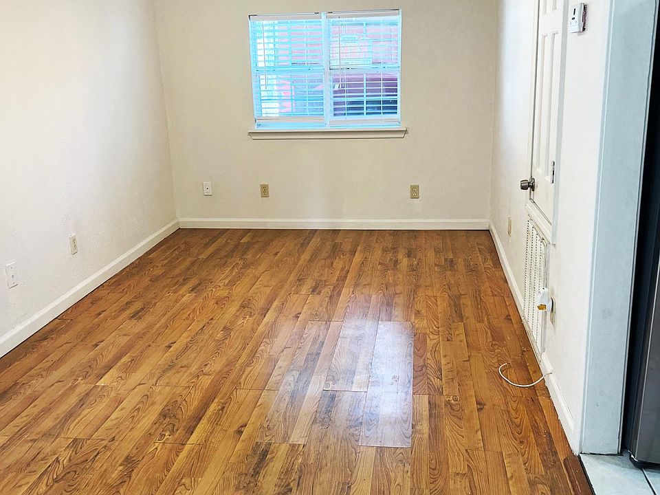 1st image of 609 Cortlandt St #D