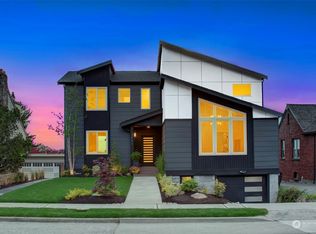 3041 W Viewmont Way W, Seattle, WA 98199