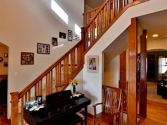 3rd image of 174 N 59th Avenue Ct