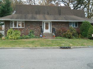 9 Corey St, Fords, NJ 08863