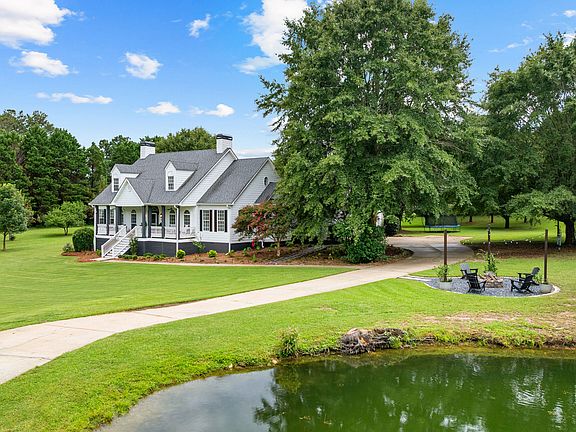 2nd image of 10 Highland Park Dr