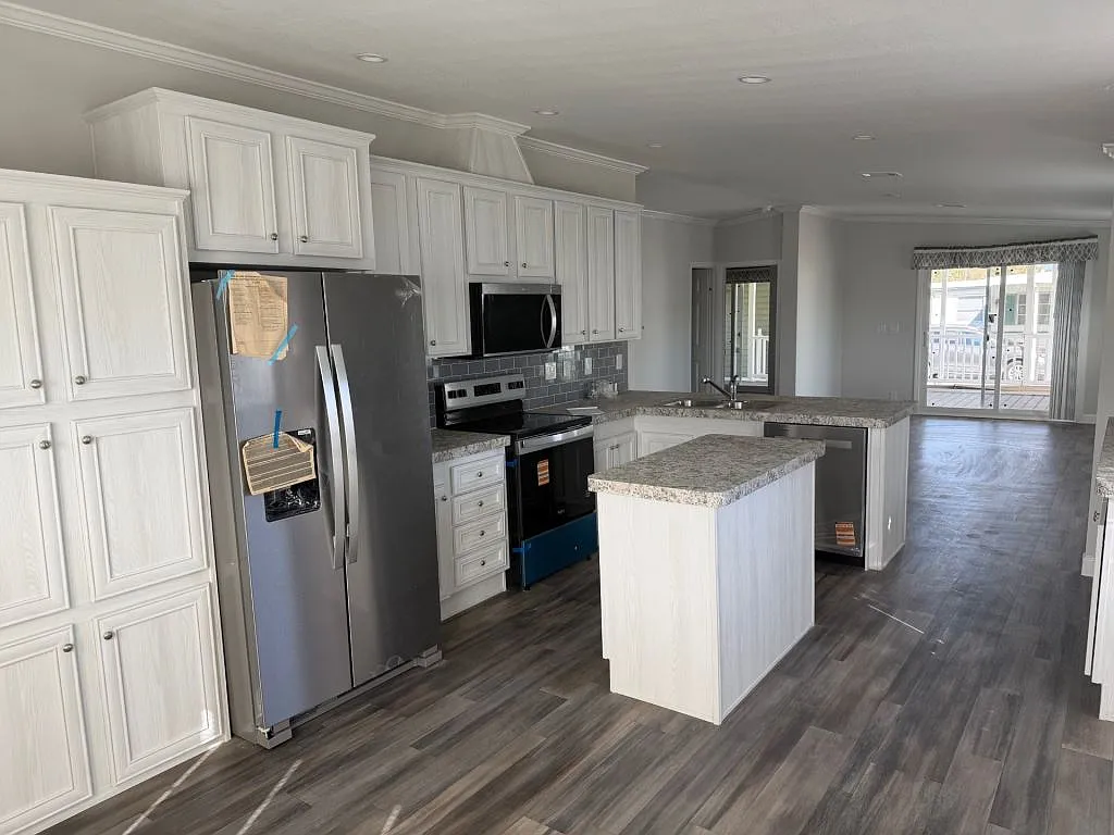 2 bed, 2.0 bath, 1355 sqft, $1,499 — Photo 3