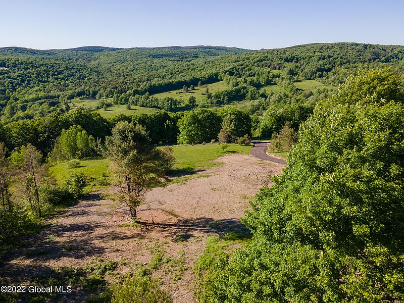 4th image of 157 MOUNTAIN POINT Road