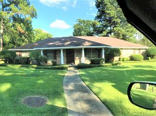 6076 Holbrook Dr, Jackson, MS 39206