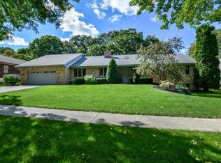 918 Pebble Beach Dr, Madison, WI 53717