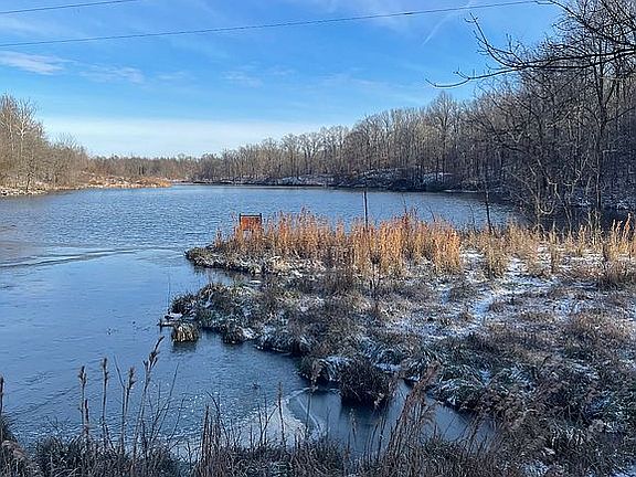 Seasonal lake views