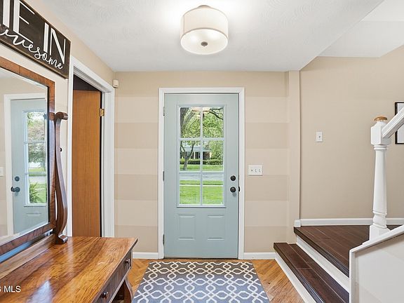 2nd image of 5440 Radcliffe Rd