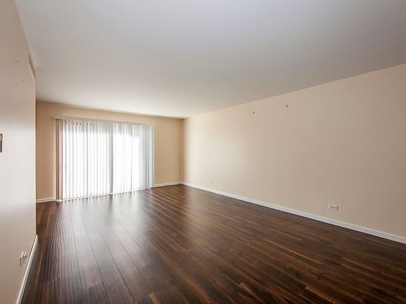 2nd image of 898 Wellington Ave Unit 115