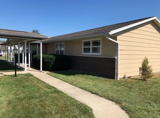 1110 N Wenthe Dr APT 5, Effingham, IL 62401