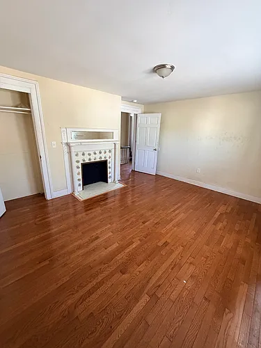 133 Hobart St Photo 1