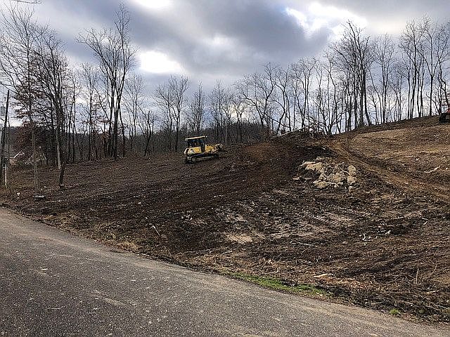 1st image of 365 W 39th St
