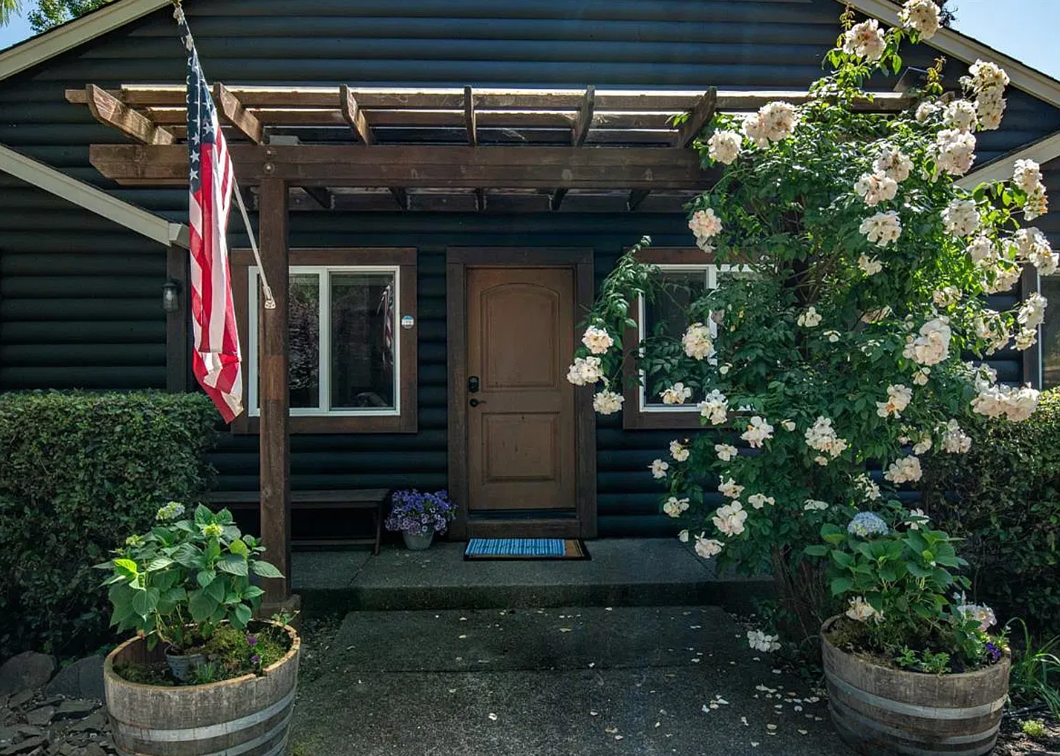 4 bed, 2600 sqft, $6,500 — Photo 3