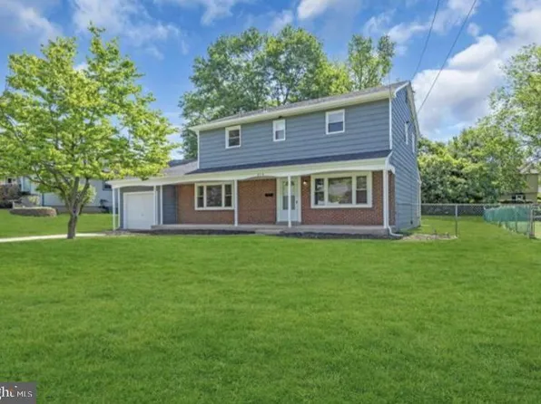 414 Lavender Hill Dr, Cherry Hill, NJ 08003