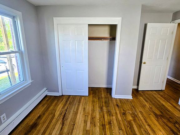 4th image of 210 E Emmaus Ave APT 1