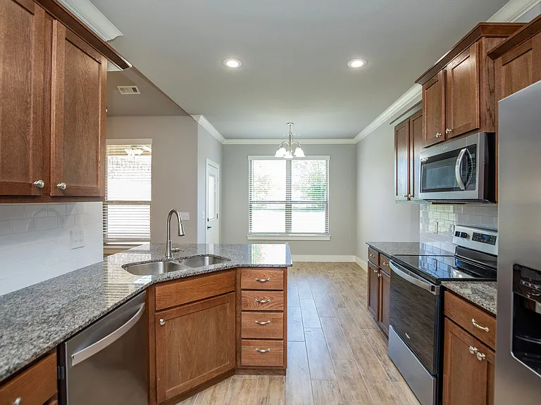 214 Alder St — Photo 8