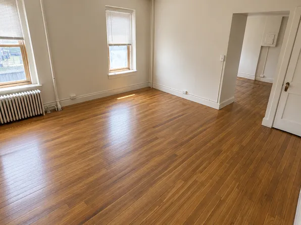 57 Broad St, 57 Broad St #2, Claremont, NH 03743