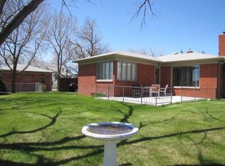 406 S Summit Ave, Newcastle, WY 82701