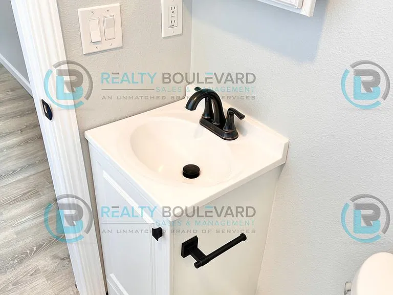 651 Elko Ave — Photo 15