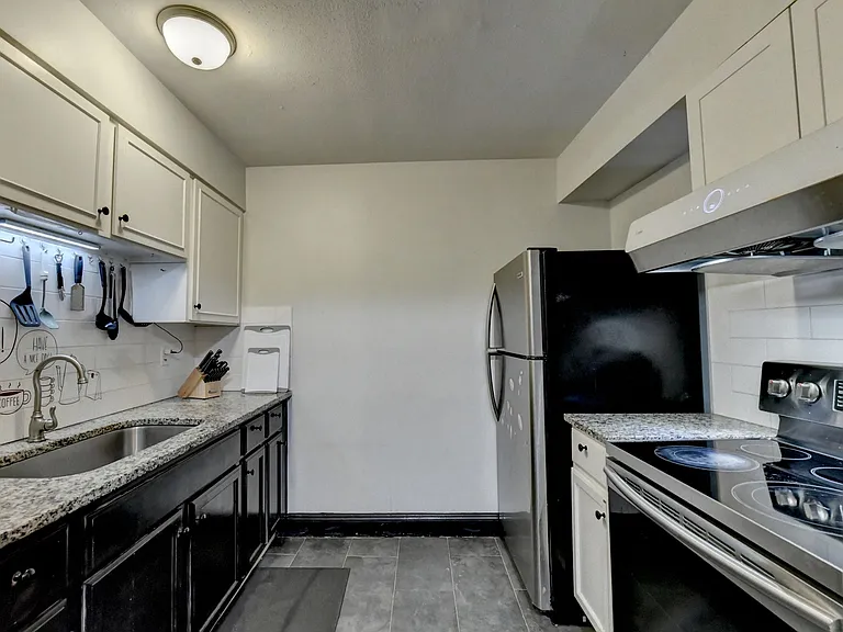 3071 Colonial Way #J — Photo 18