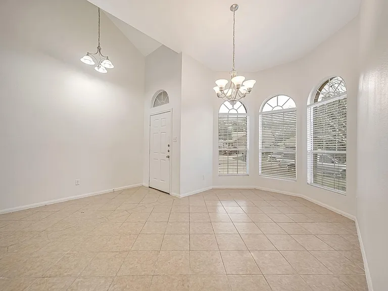 18439 Sunrise Oaks Ct — Photo 4