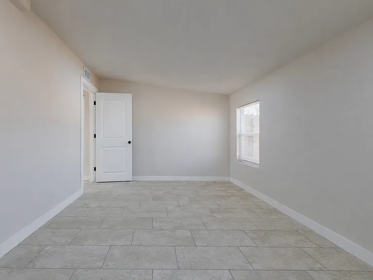 306 Westmoreland Dr — Photo 15