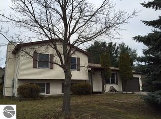 4555 Bartlett Rd, Williamsburg, MI 49690