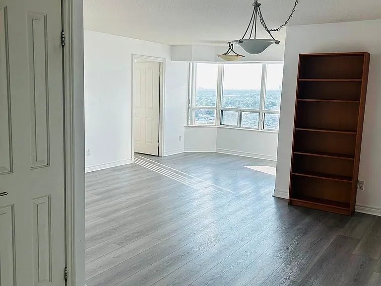 68 Corporate Dr #2025 — Photo 11