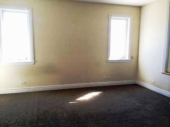 2nd image of 646 N Oakley Ave #4