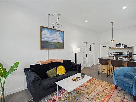 5th image of 742 Bellaire Ave