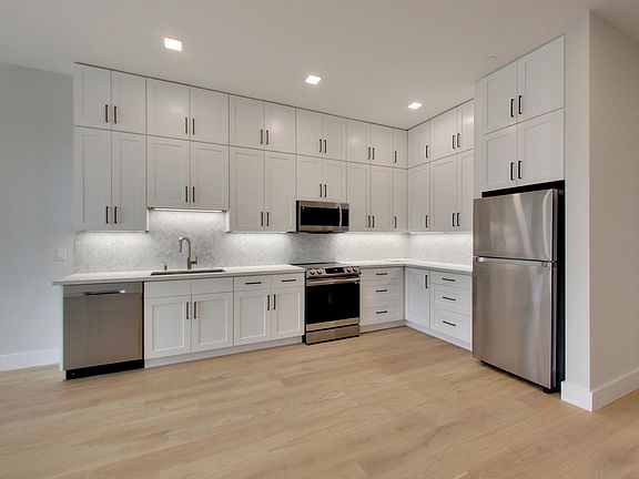 2nd image of 635 Fulton St #5