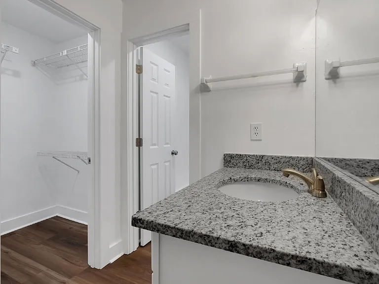 2956 Woodrich Dr #B — Photo 14