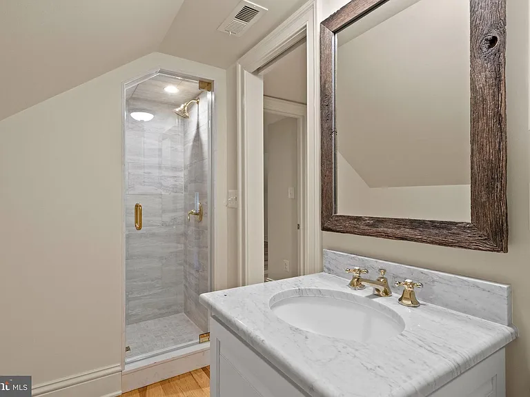 16131 Old York Rd — Photo 39