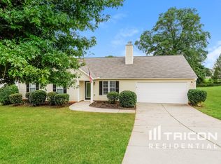 347 Royal Oaks Dr, Winder, GA 30680