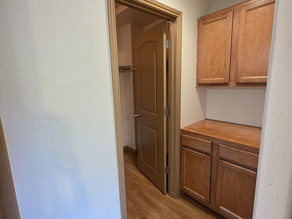 3rd image of 819 H St APT 12