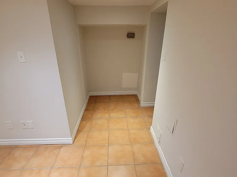 190 Lauder Ave #BASEMENT — Photo 13