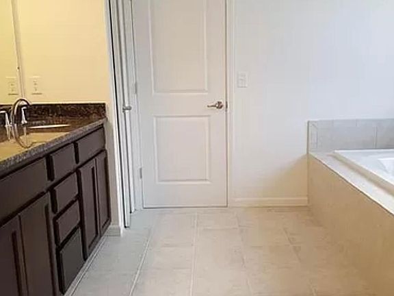 4th image of 127 Singh Blvd