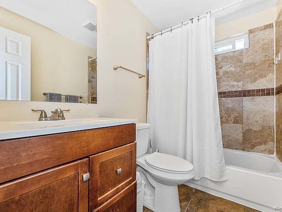 2nd image of 5138 Guava Ave